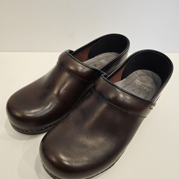 Dansko Women's Pro XP Dark Brown Leather Clogs / Mules Size 38 - Picture 2 of 9